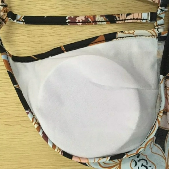 NWT Summer 2019 Collection Swim Suit - Picture 6 of 6